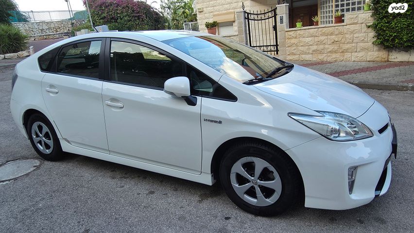 טויוטה פריוס