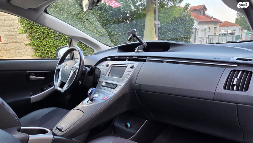 טויוטה פריוס