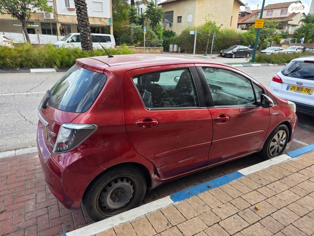 טויוטה יאריס