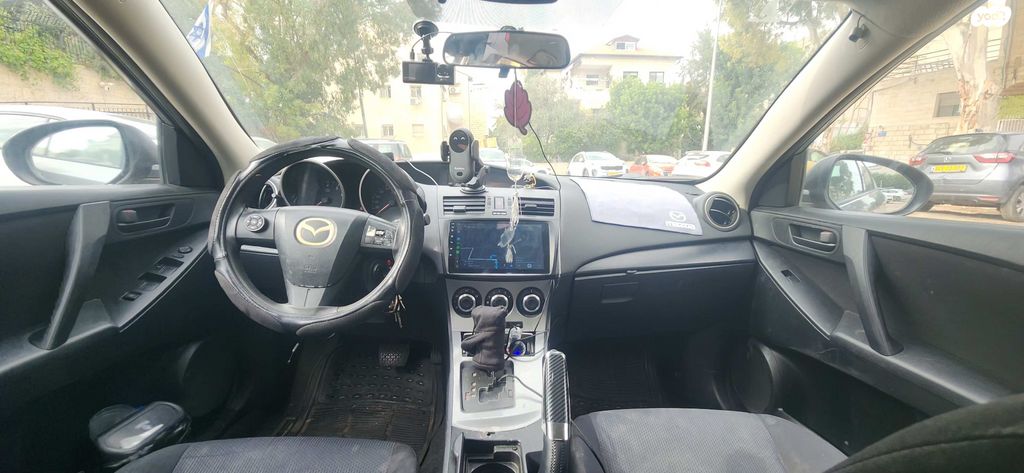 מודעת רכב מאזדה 3