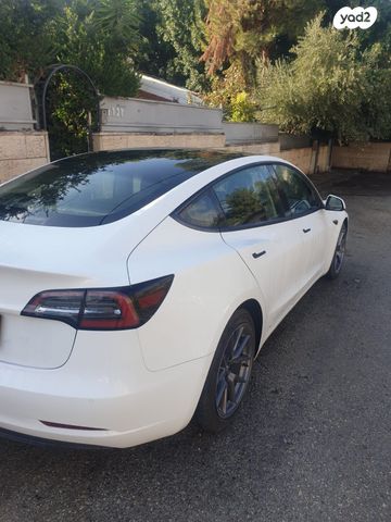 מודעת רכב טסלה מודל 3