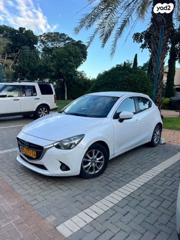 מודעת רכב מאזדה 2