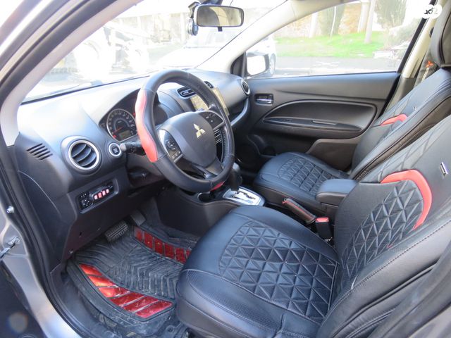 מיצובישי אטראז'