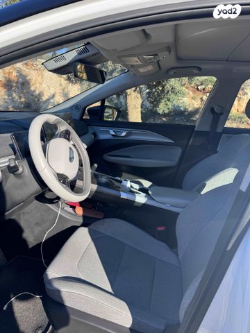 ג׳ילי Geometry C