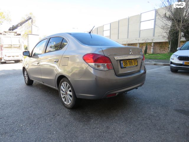 מיצובישי אטראז'