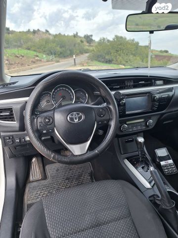 טויוטה קורולה