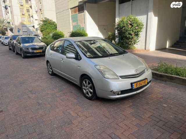 מודעת רכב טויוטה פריוס
