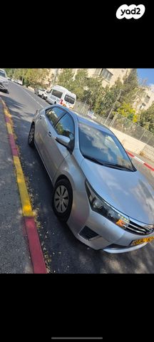 טויוטה קורולה