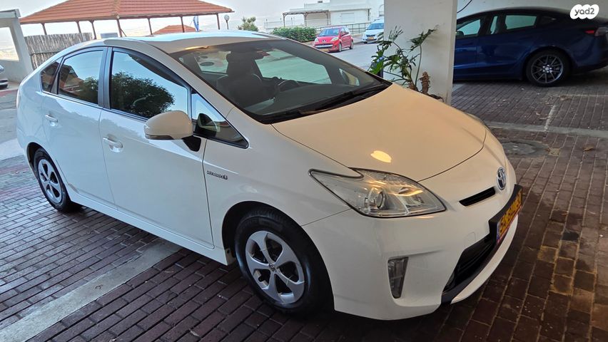 מודעת רכב טויוטה פריוס