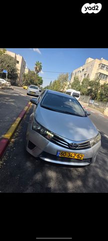 טויוטה קורולה