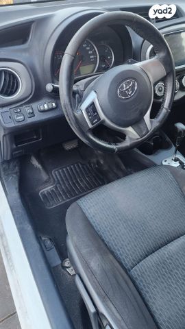 טויוטה יאריס