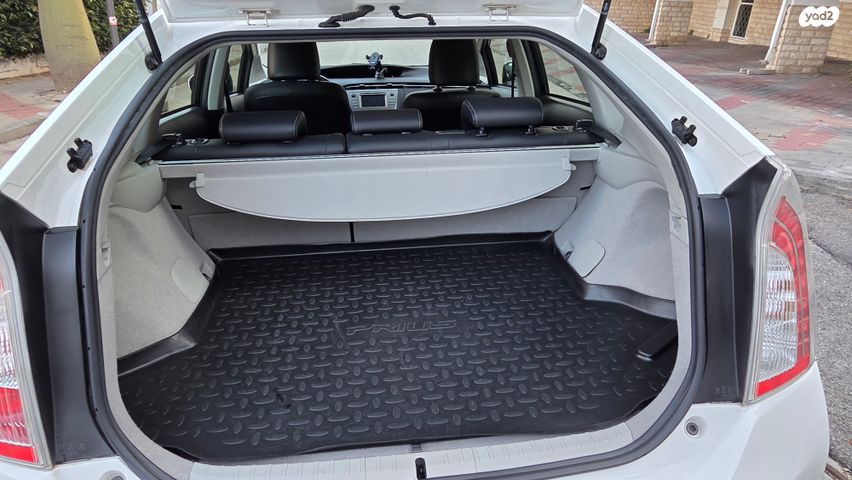 טויוטה פריוס