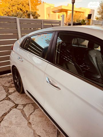 יונדאי איוניק