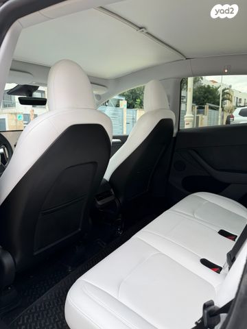 מודעת רכב טסלה מודל Y