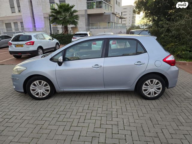 טויוטה אוריס