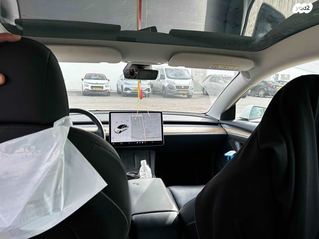 מודעת רכב טסלה מודל 3