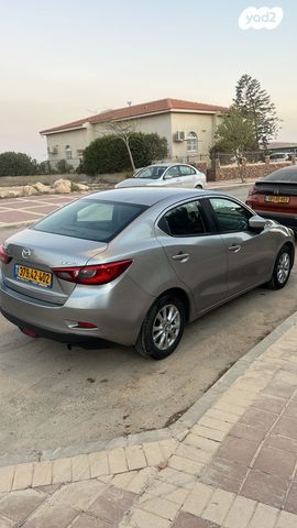 מודעת רכב מאזדה 2