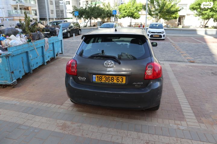 טויוטה אוריס