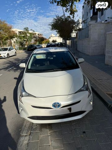 טויוטה פריוס