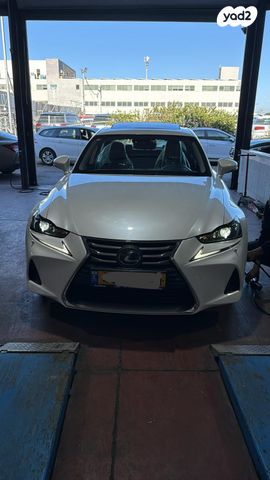 מודעת רכב לקסוס IS