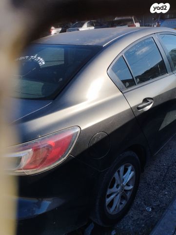 מודעת רכב מאזדה 3