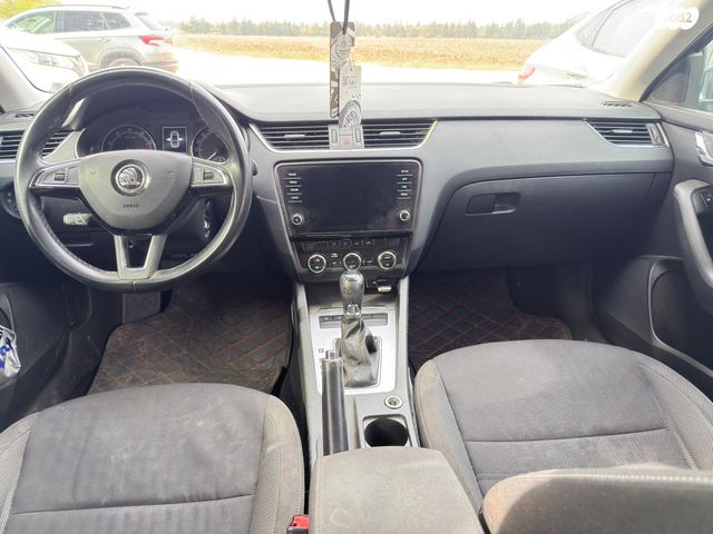 סקודה אוקטביה