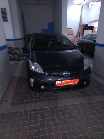 טויוטה פריוס