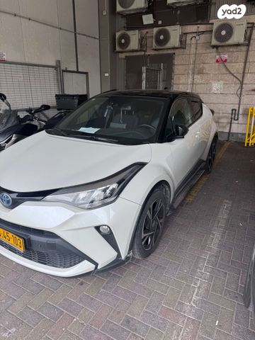מודעת רכב טויוטה C-HR