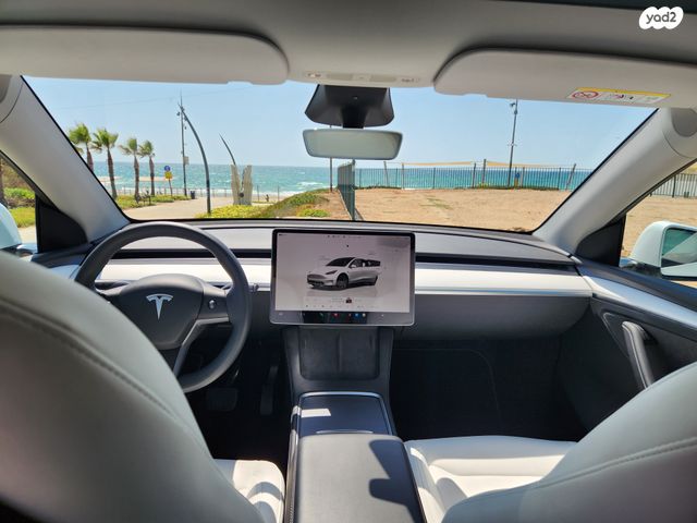 מודעת רכב טסלה מודל Y
