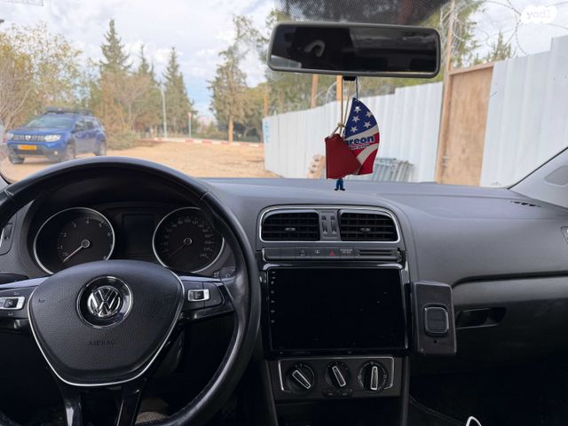 פולקסווגן פולו 