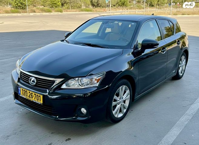 מודעת רכב לקסוס CT