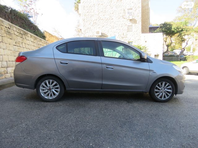 מיצובישי אטראז'