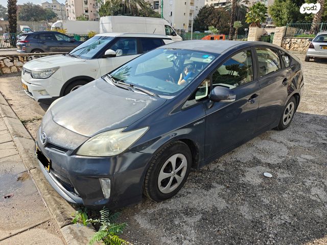 טויוטה פריוס