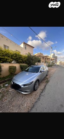 מודעת רכב מאזדה 3