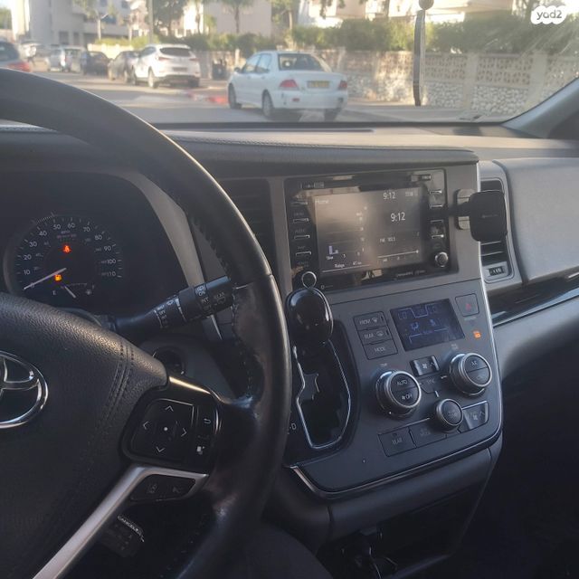 מודעת רכב טויוטה סיינה