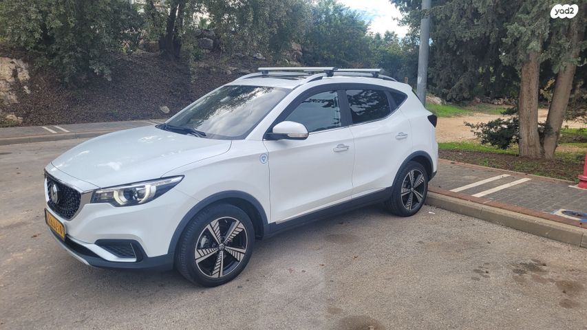 מודעת רכב אם ג'י ZS