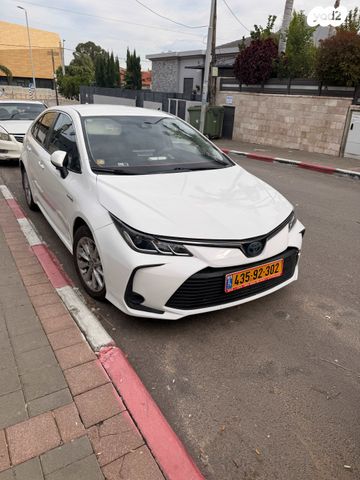 טויוטה קורולה