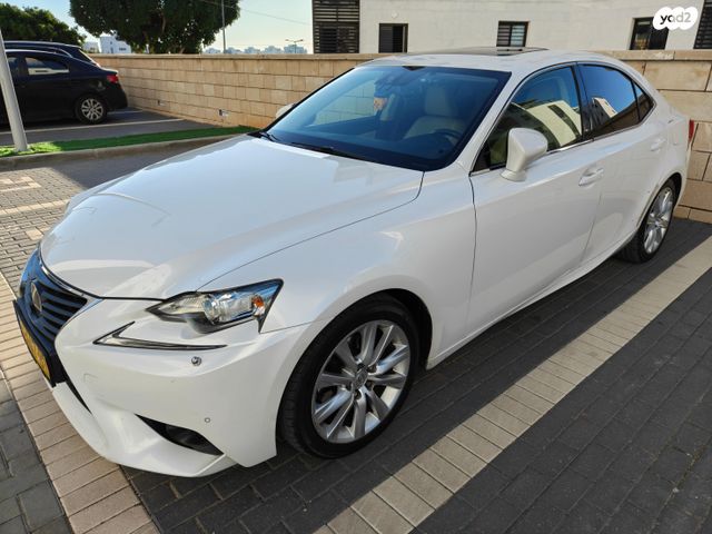 מודעת רכב לקסוס IS