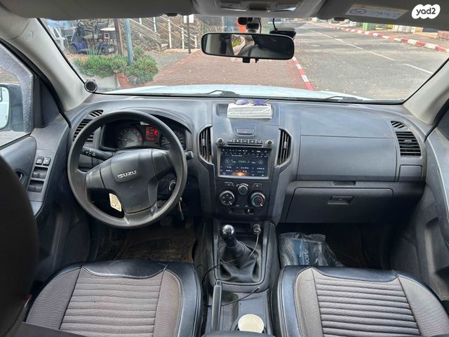 איסוזו די-מקס