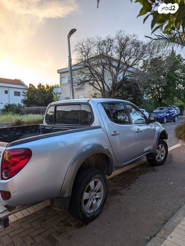 מיצובישי טרייטון / L200