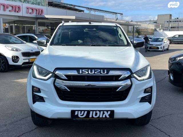 איסוזו די-מקס