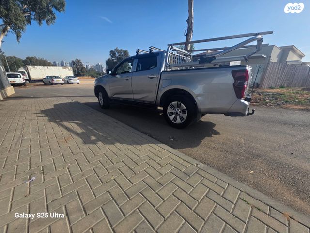 איסוזו די-מקס