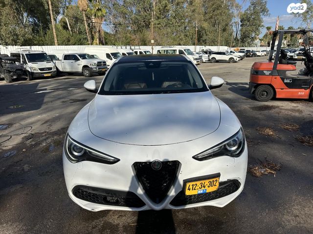 מודעת רכב אלפא רומיאו סטלביו