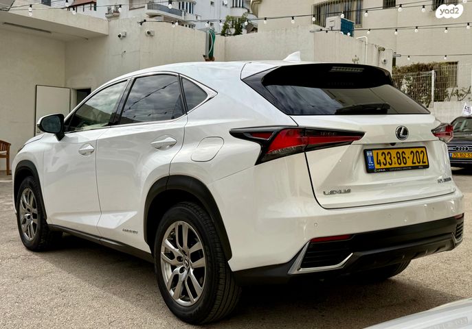 מודעת רכב לקסוס NX 2