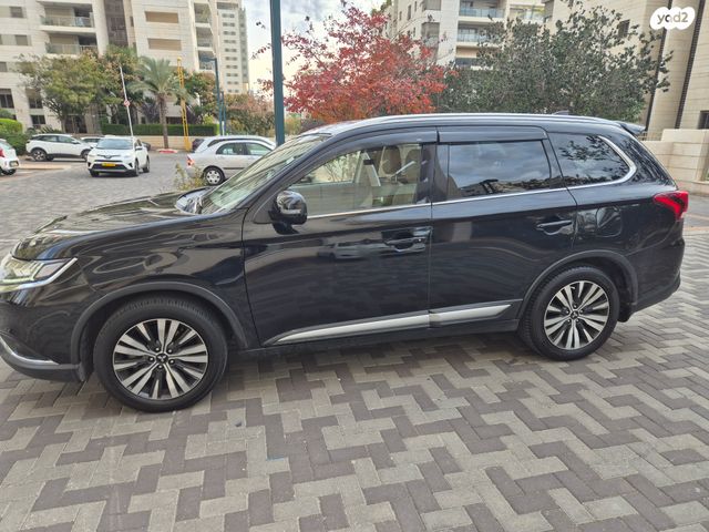 מיצובישי אאוטלנדר