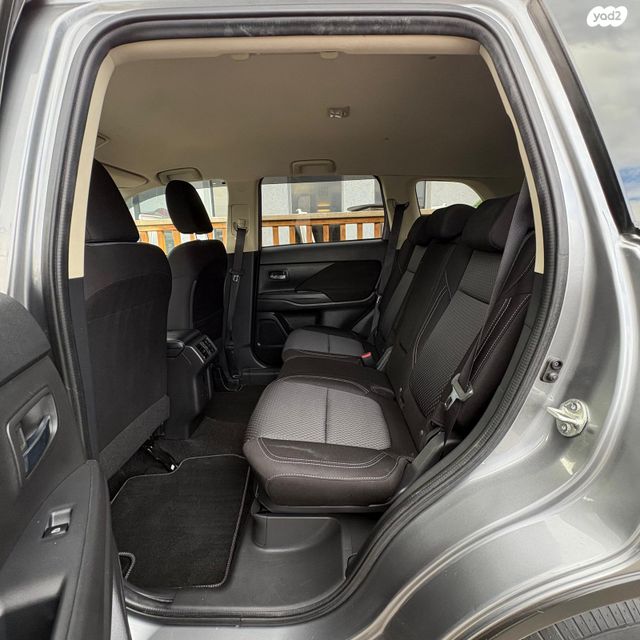 מיצובישי אאוטלנדר