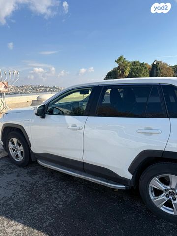 מודעת רכב טויוטה RAV4