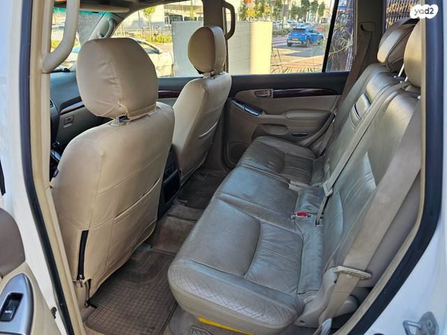 טויוטה לנד קרוזר