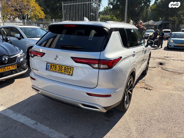 מיצובישי אאוטלנדר