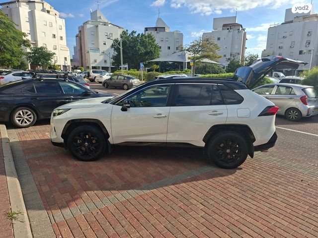 מודעת רכב טויוטה RAV4